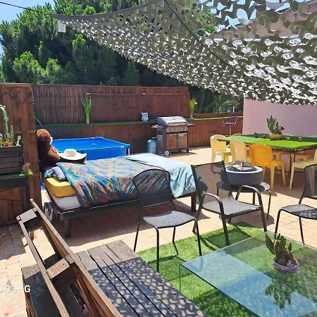 Chambre Terrasse Homestay *